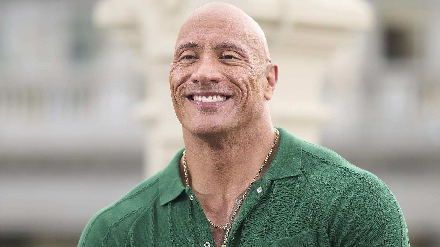 Madrid, SPAIN - Actor Dwayne Johnson attends the "Black Adam" photocall at the NH Collection Eurobuilding Hotel in Madrid.Pictured: Dwayne JohnsonBACKGRID USA 19 OCTOBER 2022 *UK Clients - Pictures Containing ChildrenPlease Pixelate Face Prior To Pub