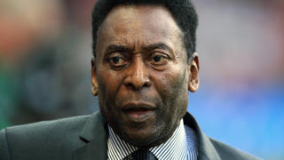 Pelé: Krebsbehandlung ausgesetzt