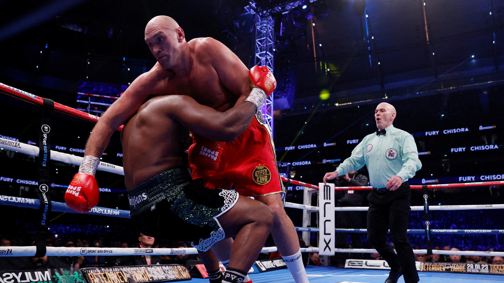 "Grausames" Box-Spektakel - Überflüssiger Kampf: Tyson Fury vermöbelt Dereck Chisora