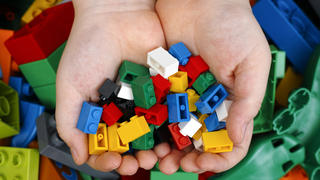 Lego und Playmobil bei Media Markt, Amazon & Co.
