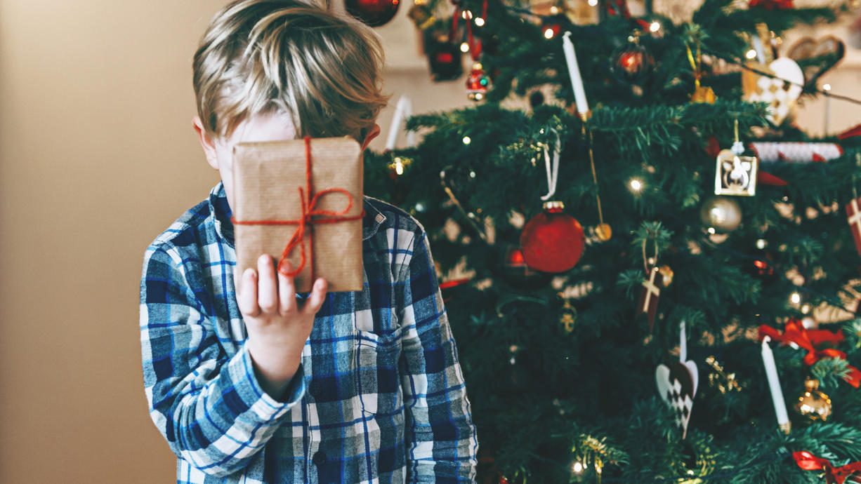 Schlafrhythmus des Kindes wird gestört: Mutter will Weihnachtsbesuch bei Schwiegereltern absagen - und sorgt für Riesendiskussion. (Foto: Symbolbild)