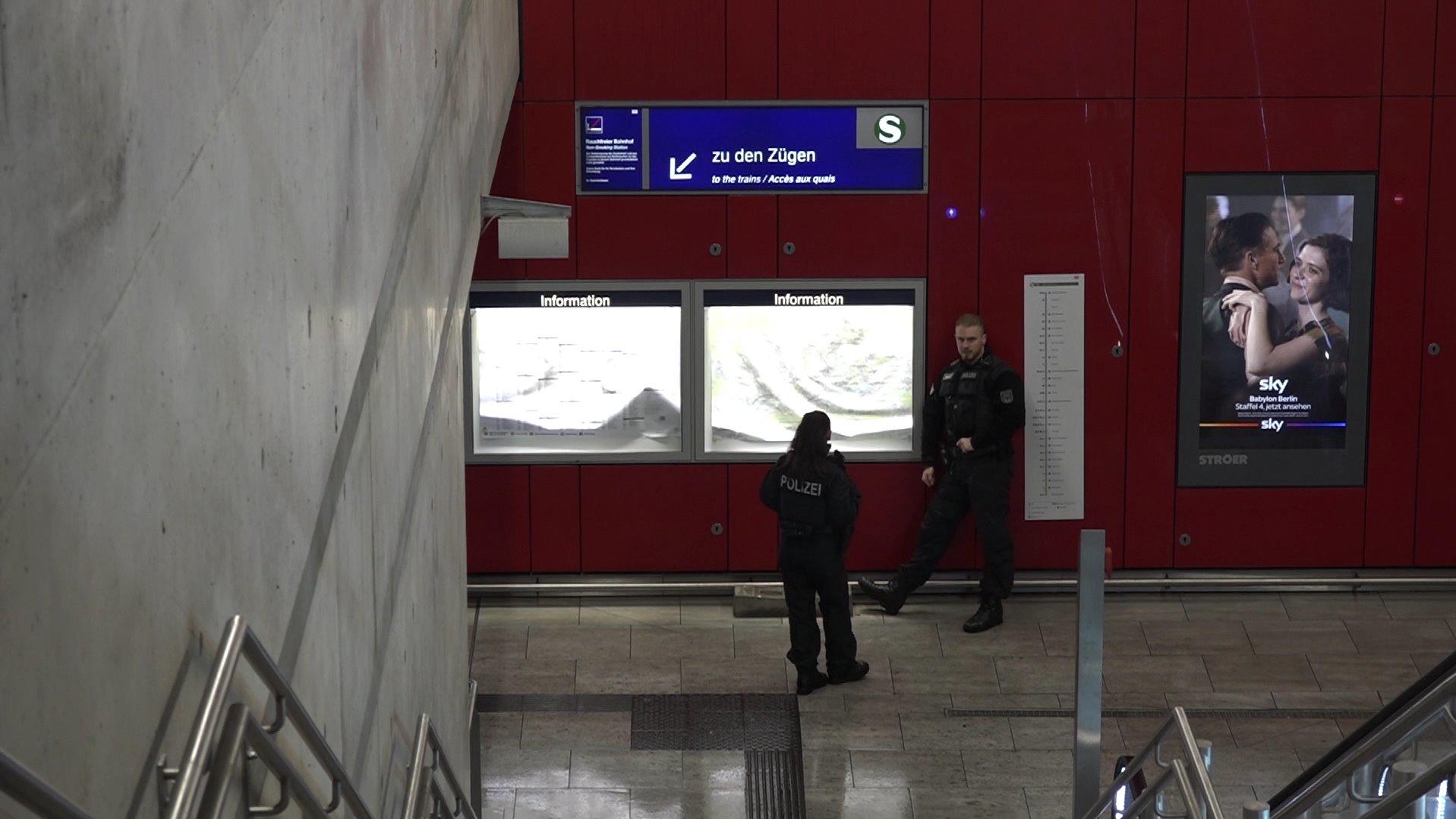 Polizei Schießt In Frankfurter S Bahn Auf 27 Jährigen Messerstecher 