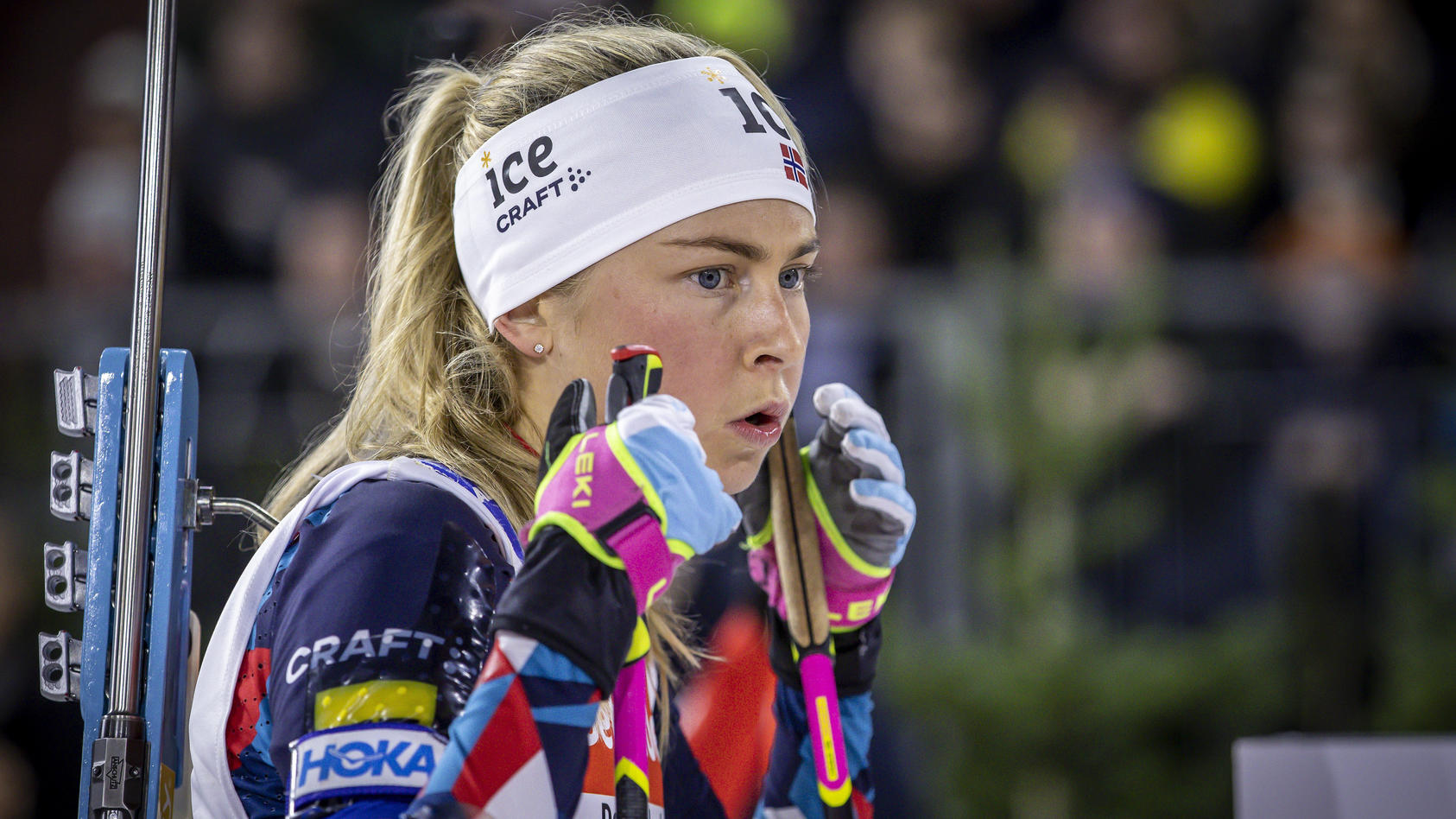 BiathlonStar Ingrid Landmark Tandrevold schwebt frisch verlobt über