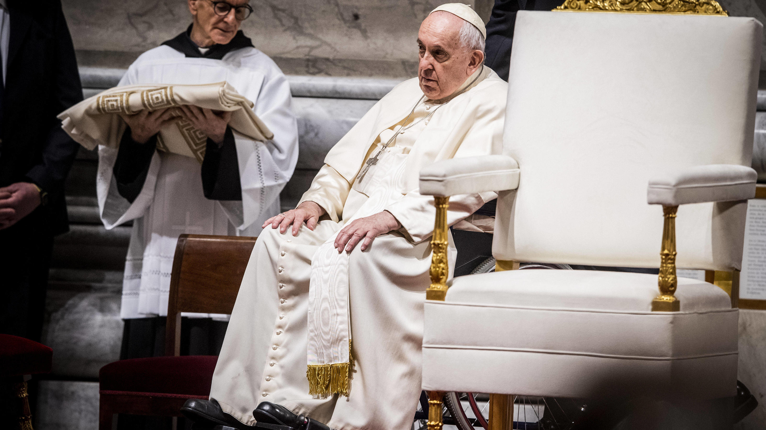 Papst Franziskus bat um Gebete für den verstorbenen Papst.