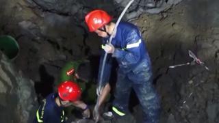 Hunderte Einsatzkräfte sind an den Rettungsarbeiten beteiligt.