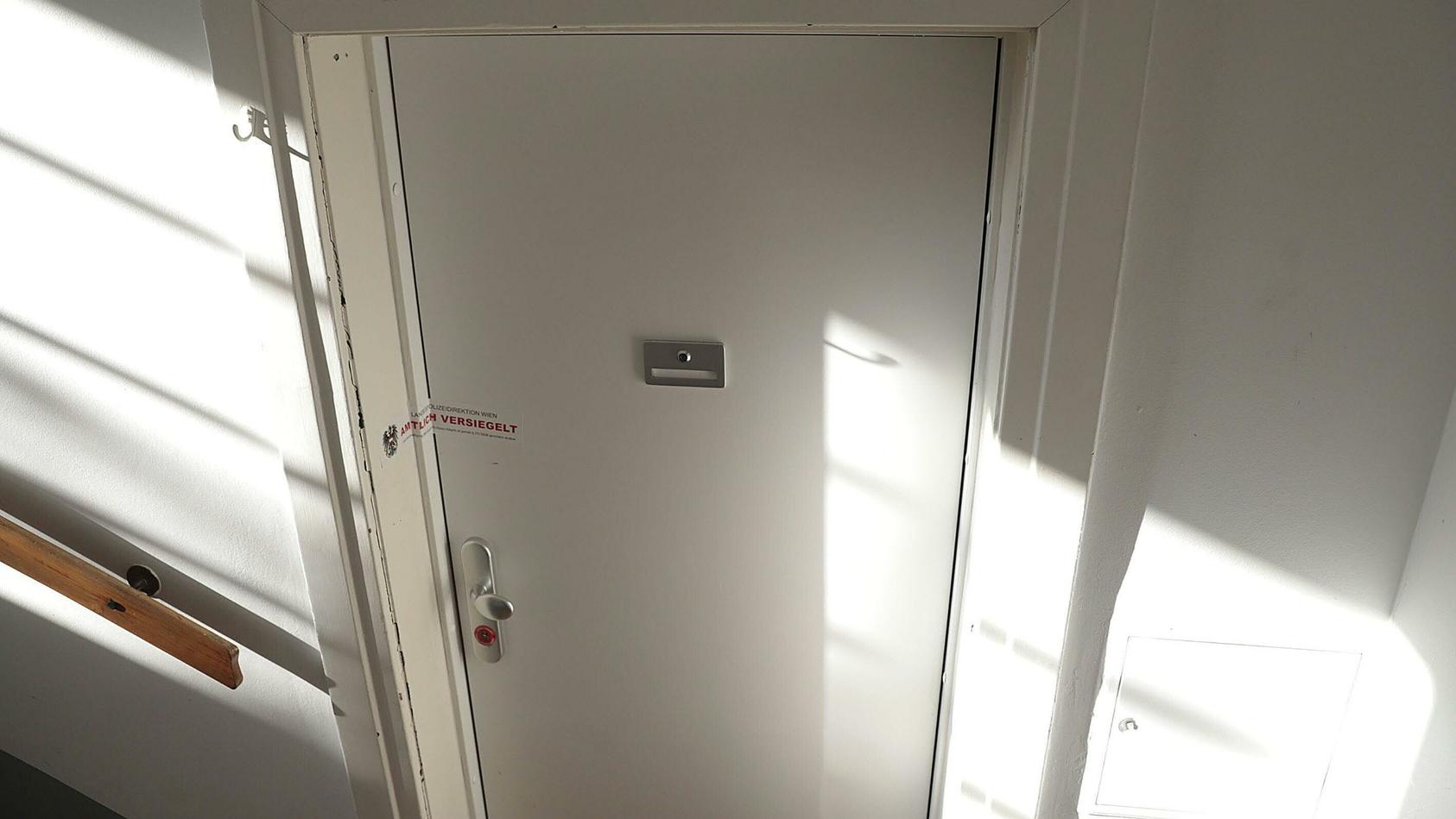 polizisten-haben-am-19-juni-2022-in-einer-wohnung-in-wien-floridsdorf-die-leiche-einer-jungen-frau-vorgefunden