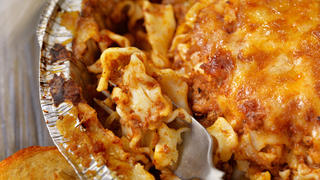 Frisch zubereitete Lasagne geklaut.