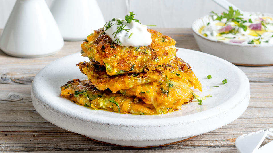 Vegetable fritters with cottage cheese and herbs