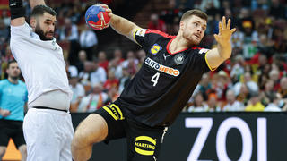 Der deutsche Handballspieler Johannes Golla beim WM-Spiel gegen Algerien am 17. Januar 2023