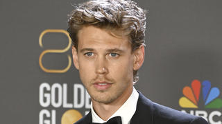 Austin Butler mit dem Preis für den besten Hauptdarsteller - Drama in 'Elvis' bei der Verleihung der 80. Golden Globe Awards im Beverly Hilton Hotel. Beverly Hills, 10.01.2023*** 80th Golden Globe Awards Press Room in Beverly Hills, USA on January 10, 2023. ***