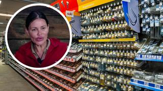 Baumarkt von innen und Djamila Rowe