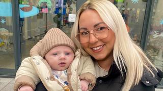 Die Mutter eines drei Monate alten Babys mit Blutkrebs sagte, die Art und Weise, wie er mit der Chemotherapie umgegangen sei, sei inspirierend gewesen.