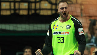 Deutschlands Torwart Andreas Wolff jubelt in der Hauptrunden-Partie der Handball-WM gegen Norwegen
