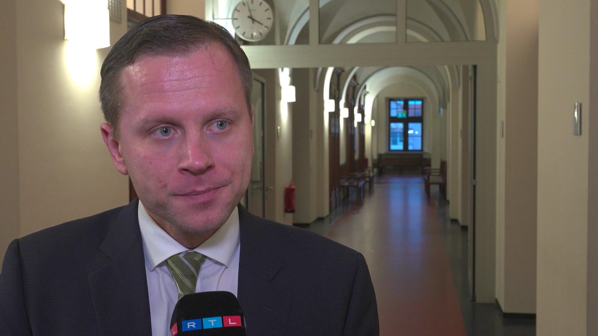 Jan Siebenhüner verteidigte die Polizistin vor Gericht.