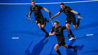 Die deutschen Hockey-Nationalspieler jubeln gegen Australien.