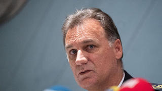 Reiner Möller, Polizeipräsident des Polizeipräsidiums Aalen, nimmt an einer Pressekonferenz teil.