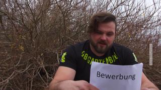 Die Gartenbaufirma GB Gartenbau aus Willich sucht mit Onlinevideo nach Bewerbern, angelehnt an eine Serie aus dem Internet.
