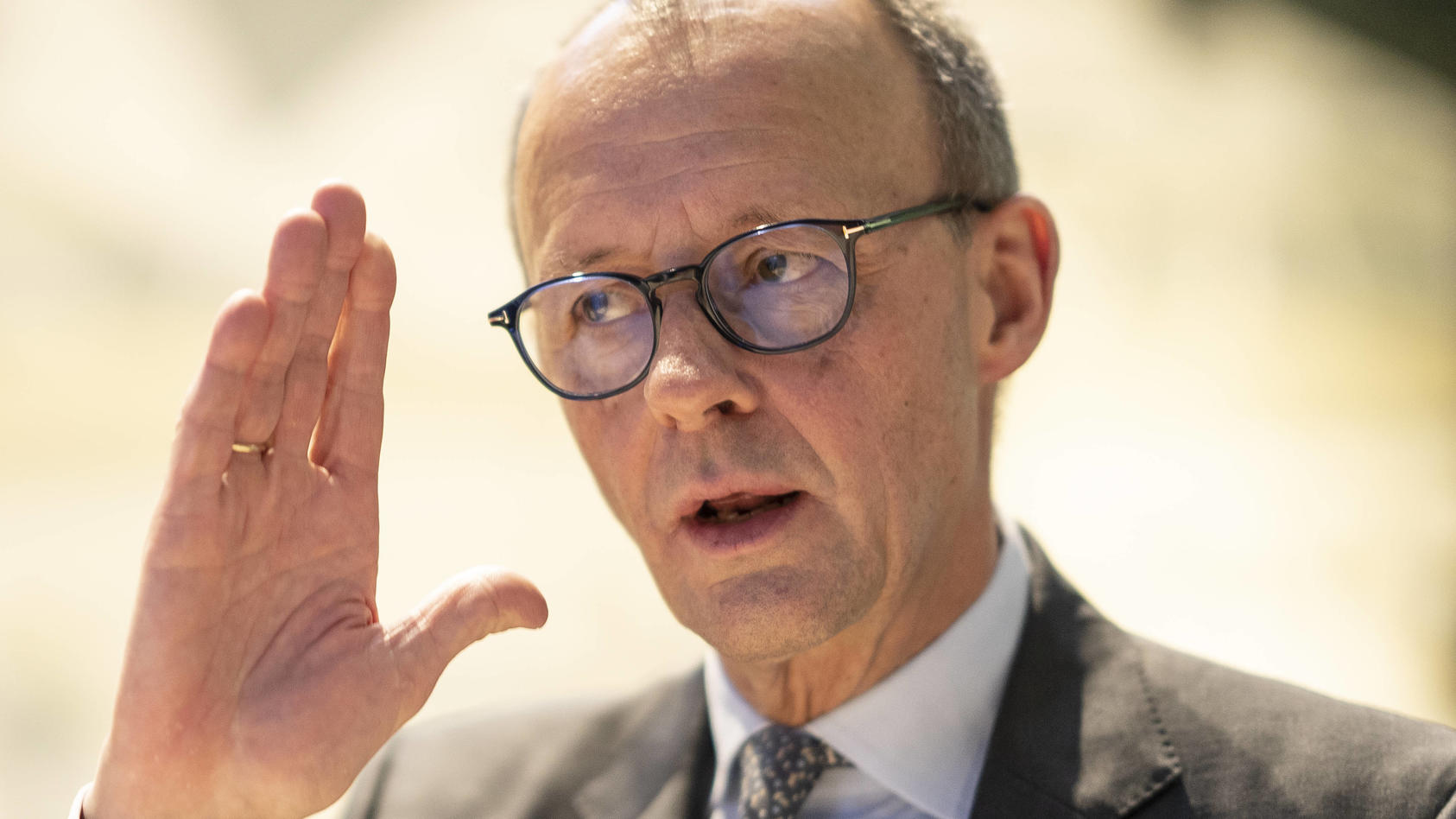 Klimaaktivisten Stören Rede Von Friedrich Merz - So Kontert Der CDU-Chef