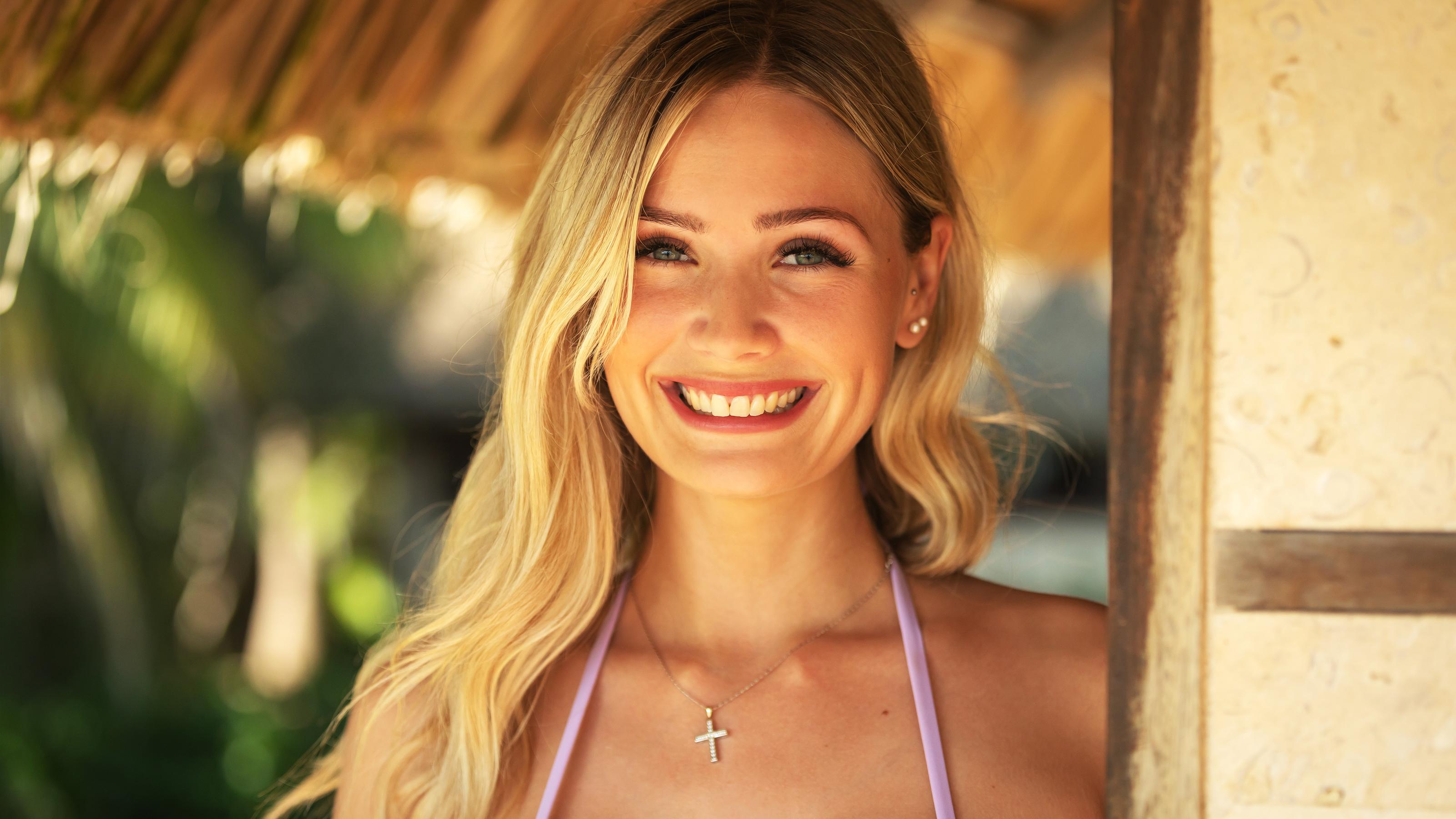 Bachelor-Kandidatin Jana arbeitet in einer Kinderarzt-Praxis.