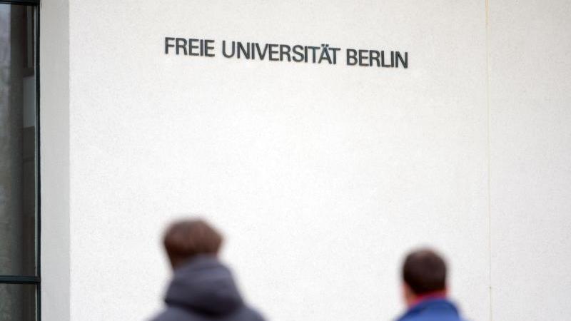 die-fu-berlin-zahlt-rund-38000-studierende-und-hat-ihren-zentralen-campus-in-berlin-dahlem-im-bezirk-steglitz-zehlendorf