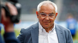 ARCHIV - 24.04.2022, Berlin: Der ehemalige Fußballprofi und Trainer Felix Magath in einem Interview. Magath traut dem 1. FC Union Berlin die Qualifikation für die Champions League zu, warnt den Fußball-Bundesligisten aber vor einem weiteren Verlust von Leistungsträgern.  (zu dpa: «Magath warnt Union: Abgänge dauerhaft nicht kompensierbar») Foto: Andreas Gora/dpa +++ dpa-Bildfunk +++