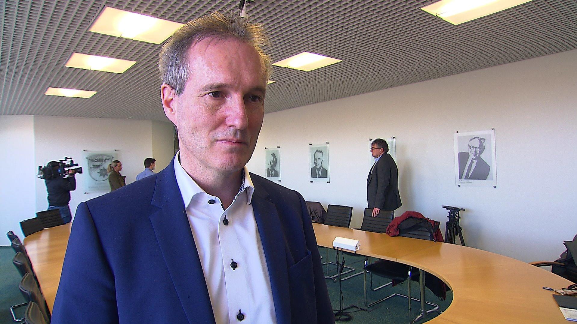 Landrat Waldeck-Frankenberg Jürgen van der Horst ist erschrocken über die Häufigkeit vom Amokfahrten.