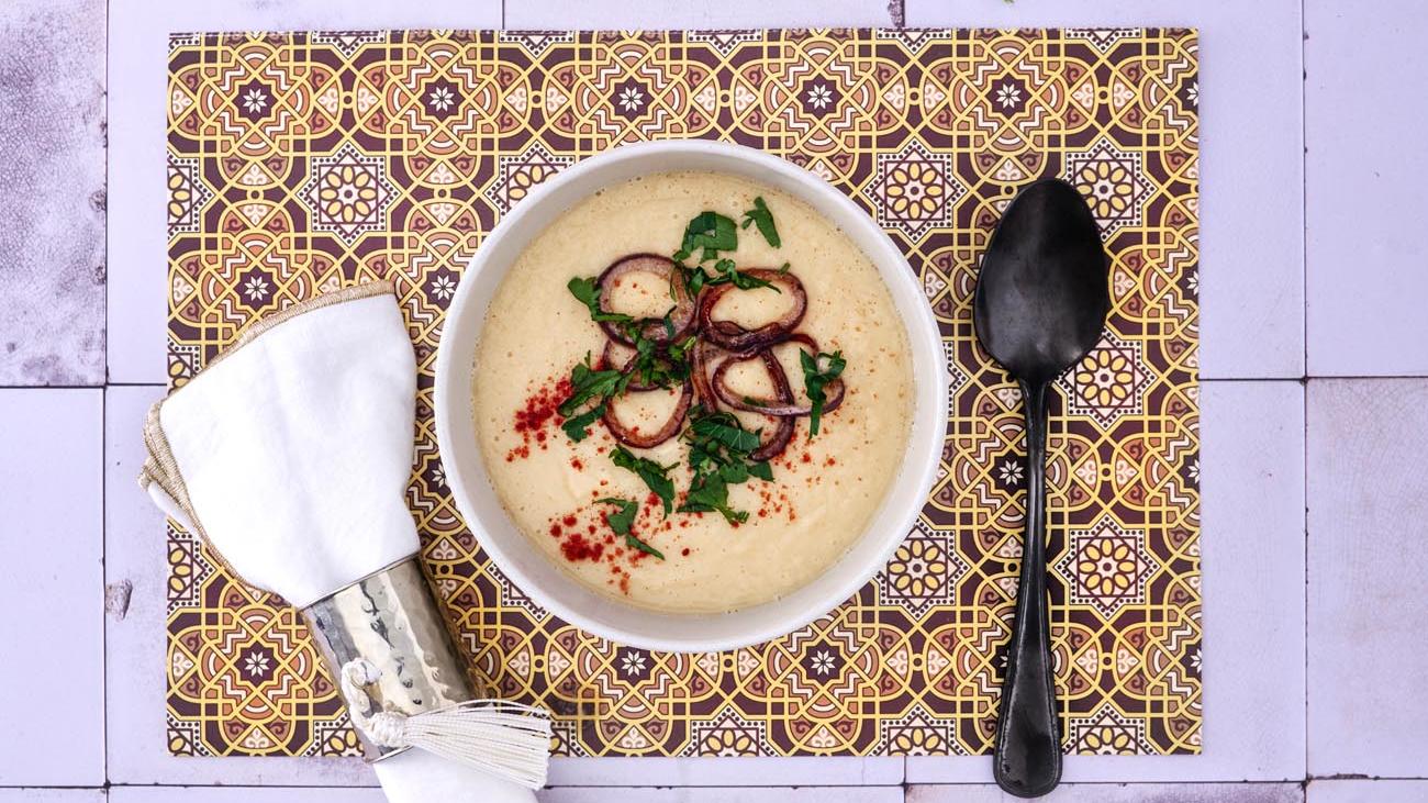 Blumenkohlsuppe mit Röstzwiebeln