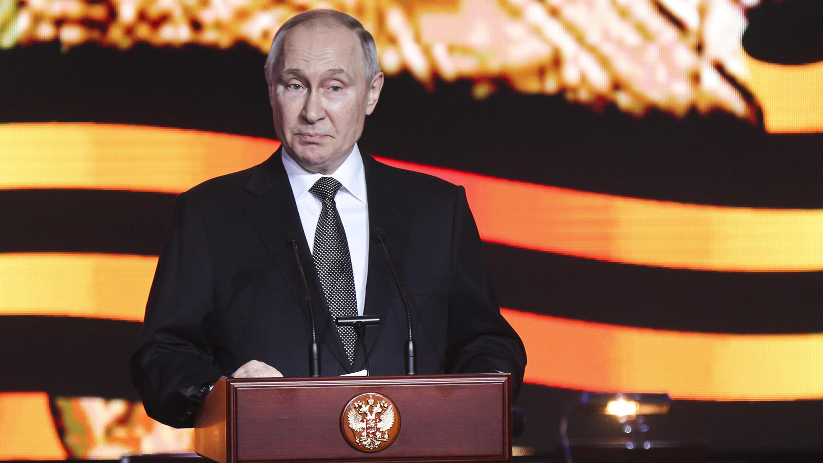 02.02.2023, Russland, Wolgograd: Wladimir Putin, Präsident von Russland, hält eine Rede während einer Gedenkfeier anlässlich des 80. Jahrestages des sowjetischen Sieges in der Schlacht von Stalingrad. 80 Jahre nach dem Sieg der Roten Armee über die W