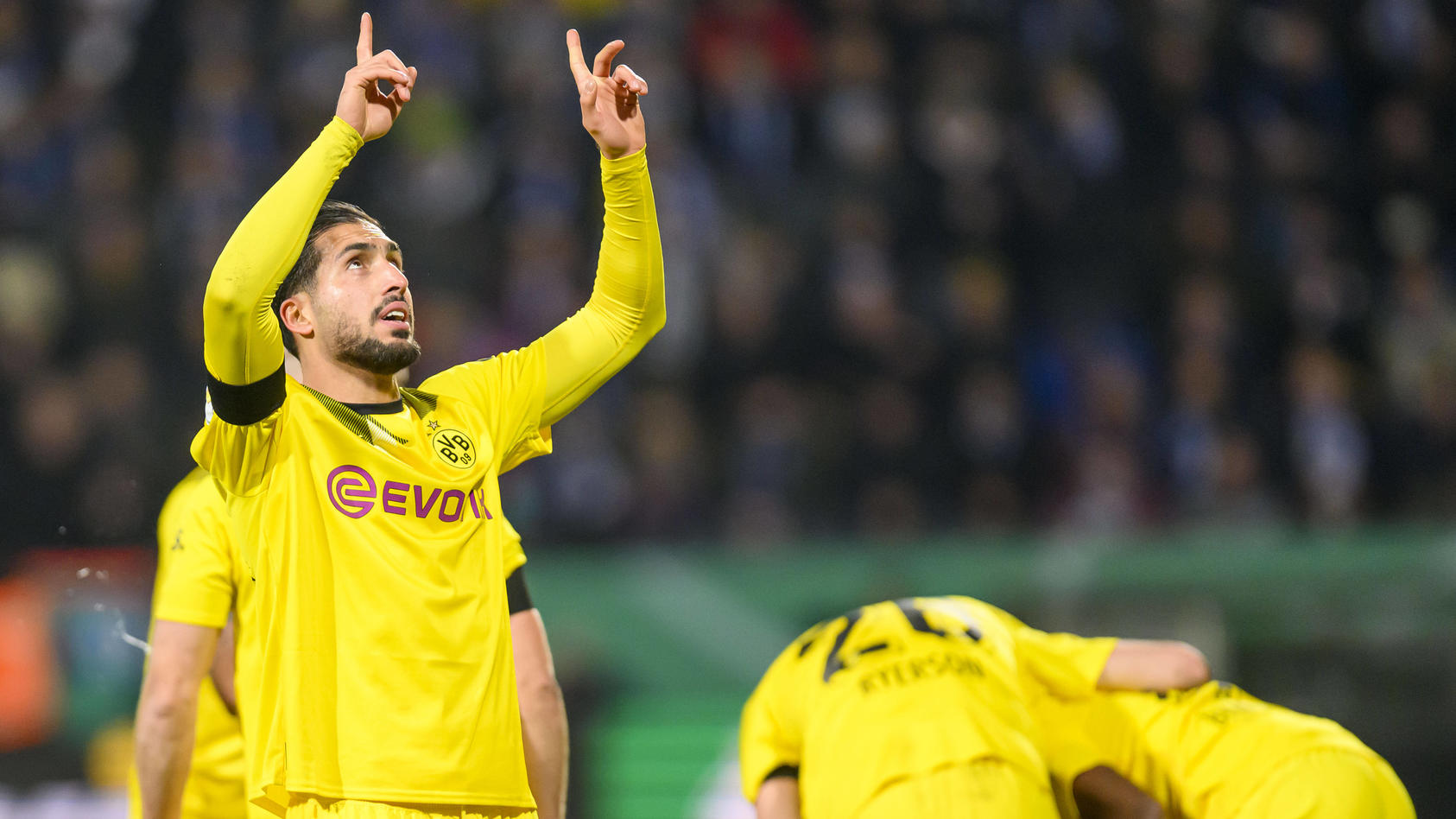 Dortmunds Emre Can hat mit emotionalem Jubel auf sein Traumtor beim 2:1 (1:0) im DFB-Pokal-Achtelfinale gegen den VfL Bochum reagiert.