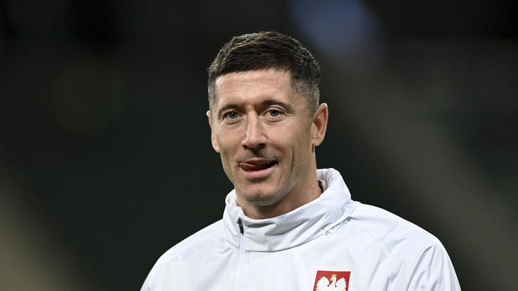 Hier Zeigt Fu Bal Star Robert Lewandowski Uns Seine H Bsche Schwester