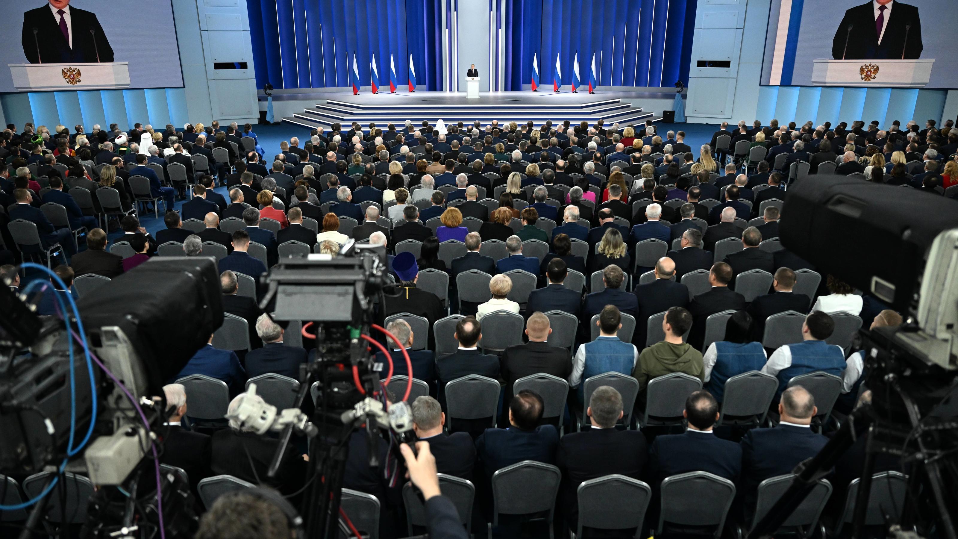 Russia Putin Federal Assembly Address 8374753 21.02.2023 Russian President Vladimir Putin delivers his annual address to the Federal Assembly, including lawmakers of the State Duma, members of the Federation Council, regional governors and other offi