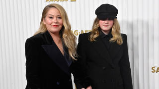 L-R Christina Applegate and Sadie Grace LeNoble attend the 29th annual SAG Awards at the Fairmont Century Plaza in Los Angeles, California on Sunday, February 26, 2023. PUBLICATIONxINxGERxSUIxAUTxHUNxONLY LAP20230226106 JIMxRUYMEN