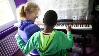 Reportage on Sylvain, 11 years old, suffering from autism. He was diagnosed when he was 7. Once a week, Sylvain goes to his music lesson. He has always been very sensitive to music.