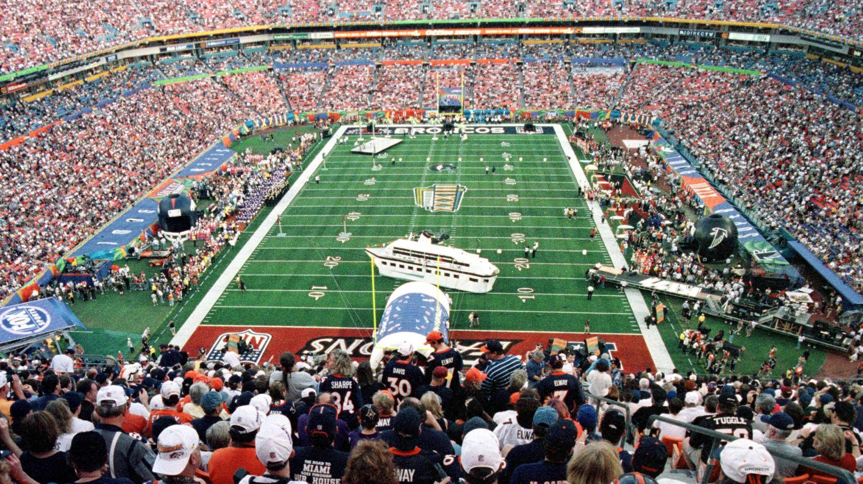  Pro Player Stadium in Miami während des Vorprogramms zum 33. Super Bowl 1999 