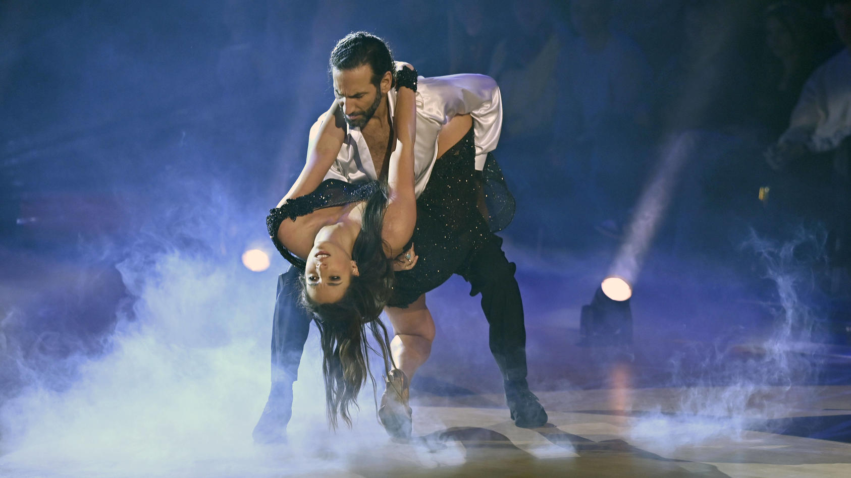 In Show zwei liefert Sally eine schöne Rumba - allerdings mit verletzter Rippe!