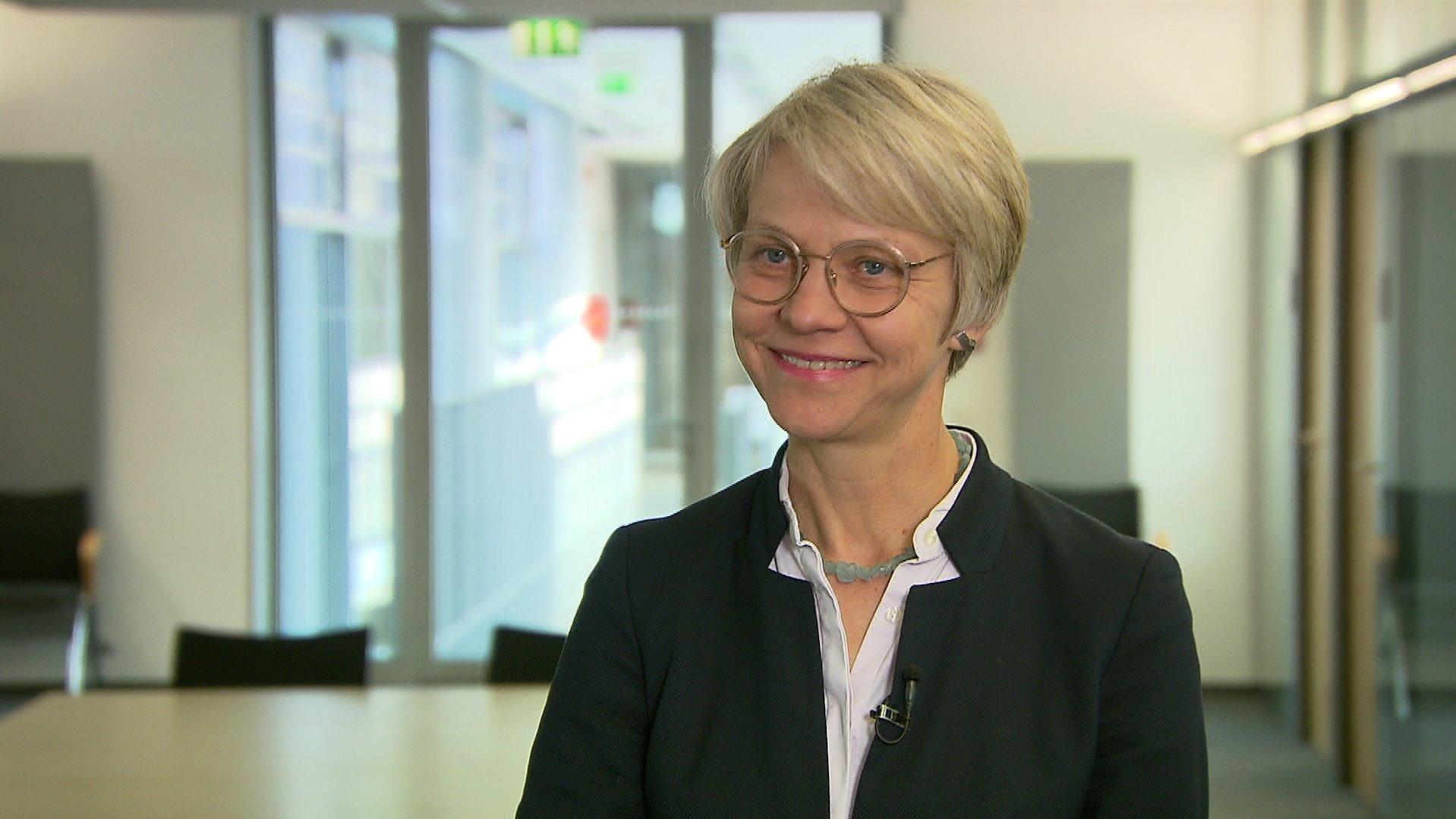 NRW-Bildungsministerin Dorothee Feller im RTL-Interview.