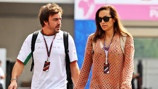 Fernando Alonso ist mit der TV-Journalistin Andrea Schlager aus Österreich zusammen (Archivbild).