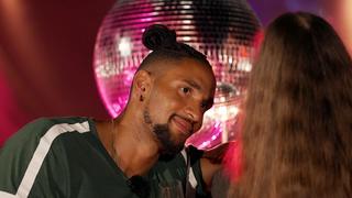 In der vierten Folge küsst David Jackson die erste Bachelor-Kandidatin