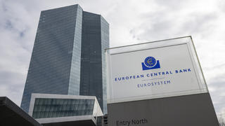 16.03.2023, Hessen, Frankfurt/Main: Die Europäische Zentralbank (EZB) in Frankfurt. Am Nachmittag wird Notenbank-Chefin Christine Lagarde die Hintergründe der aktuellen Zinsentscheidung auf einer Pressekonferenz erläutern. Foto: Boris Roessler/dpa +++ dpa-Bildfunk +++
