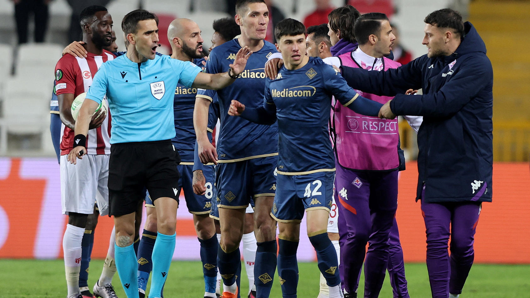 Soccer Football - Europa Conference League - Round of 16 - Second Leg - Sivasspor v Fiorentina - Yeni Sivas 4 Eylul Stadyumu, Sivas, Turkey - March 16, 2023 Fiorentina's Alessandro Bianco reacts after an incident with a Sivasspor fan after the match 