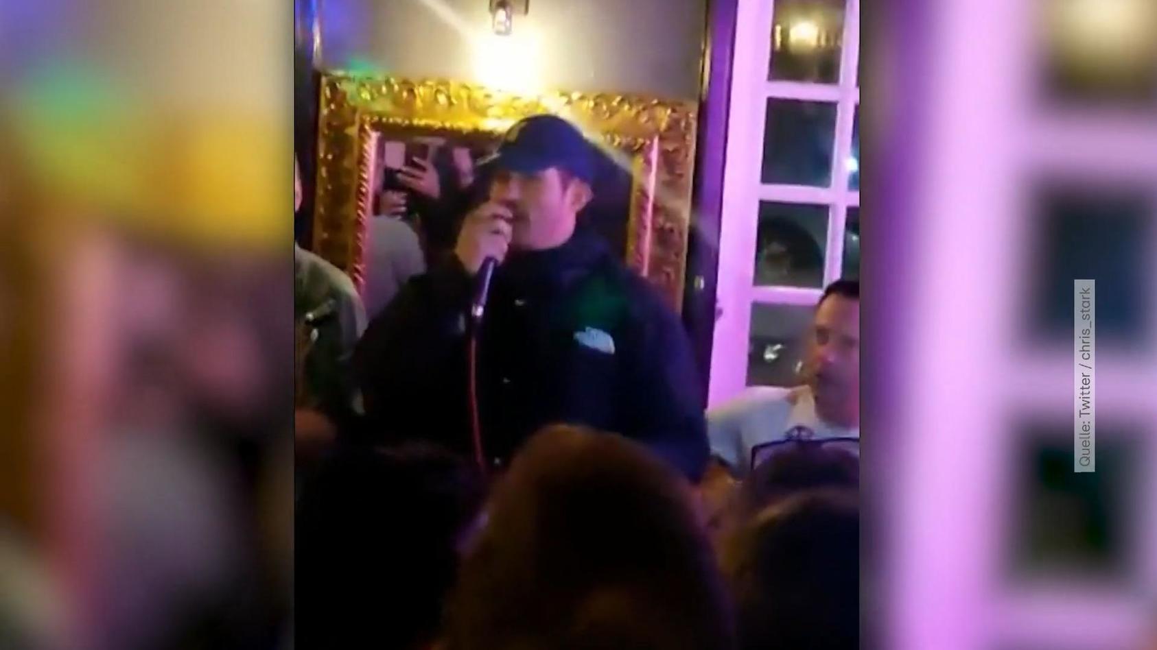 nicht-schon-aber-laut-orlando-bloom-dreht-bei-karaoke-ab