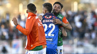 Leandro Requena erzielte beim 3:1 Sieg seines  CD Cobresal einen Treffer - und könnte damit in die Geschichtsbücher eingehen!