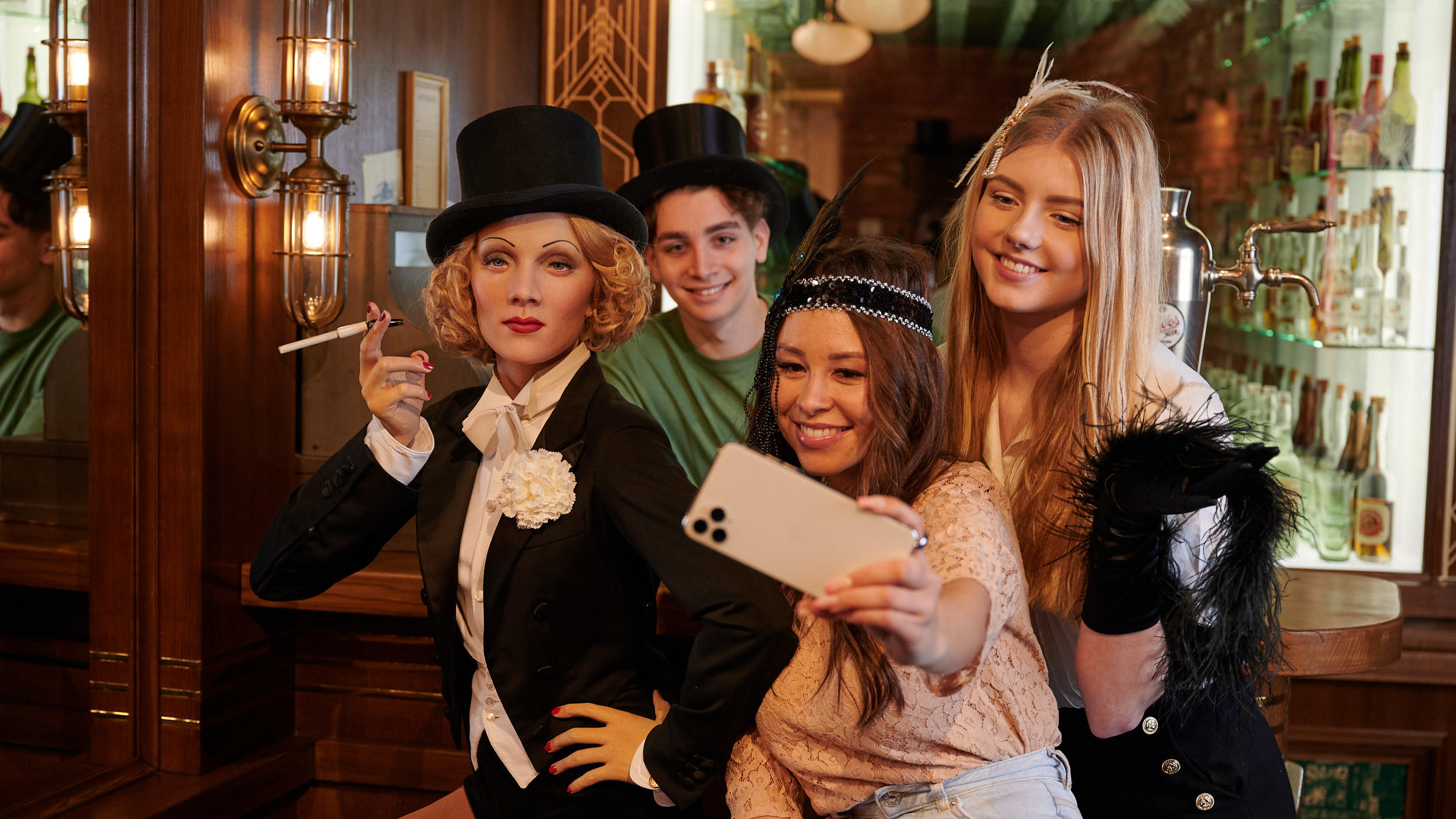 Ein Date mit Marlene Dietrich in den zwanziger Jahren? Im Madame Taussauds in Berlin steht eine Wachsfigur von ihr.