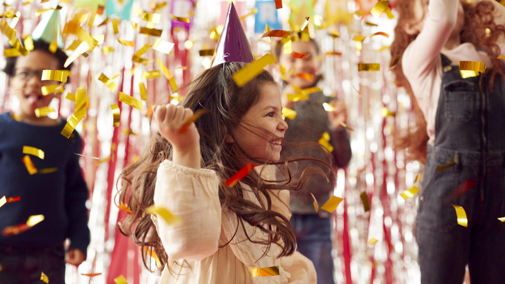 kindheit,kindergeburtstag,tanzen,geburtstagsfeier,kinderzeit,geburtstag,geburtstage,geburtstagsfeiern,geburtstagsfest,geburtstagsfeste,geburtstagsparties,geburtstagsparty,kindergeburtstage,kinderparties,kinderparty,tanz,tanzend *** childhood,children