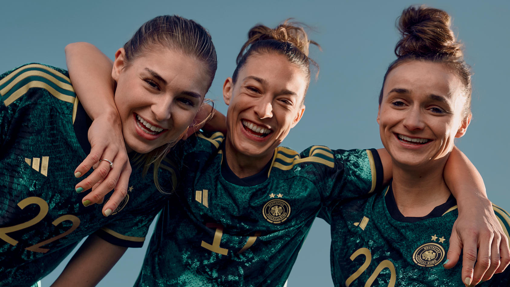 Der DFB präsentiert das neue Auswärtstrikot für die kommende Frauen-WM.