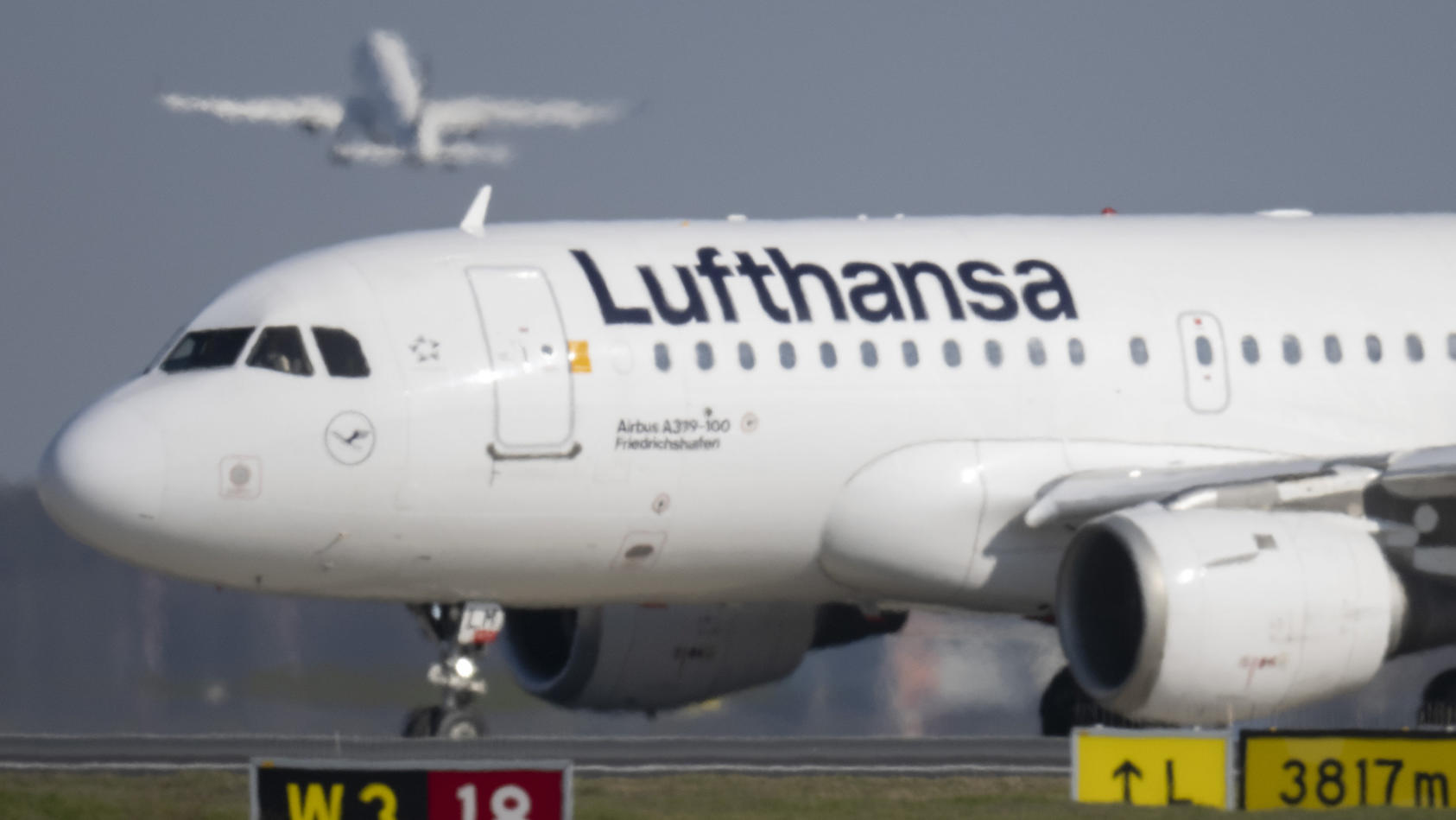 eine-technische-storung-bei-lufthansa-fuhrt-zu-ausfallen-und-verspatungen-in-frankfurt