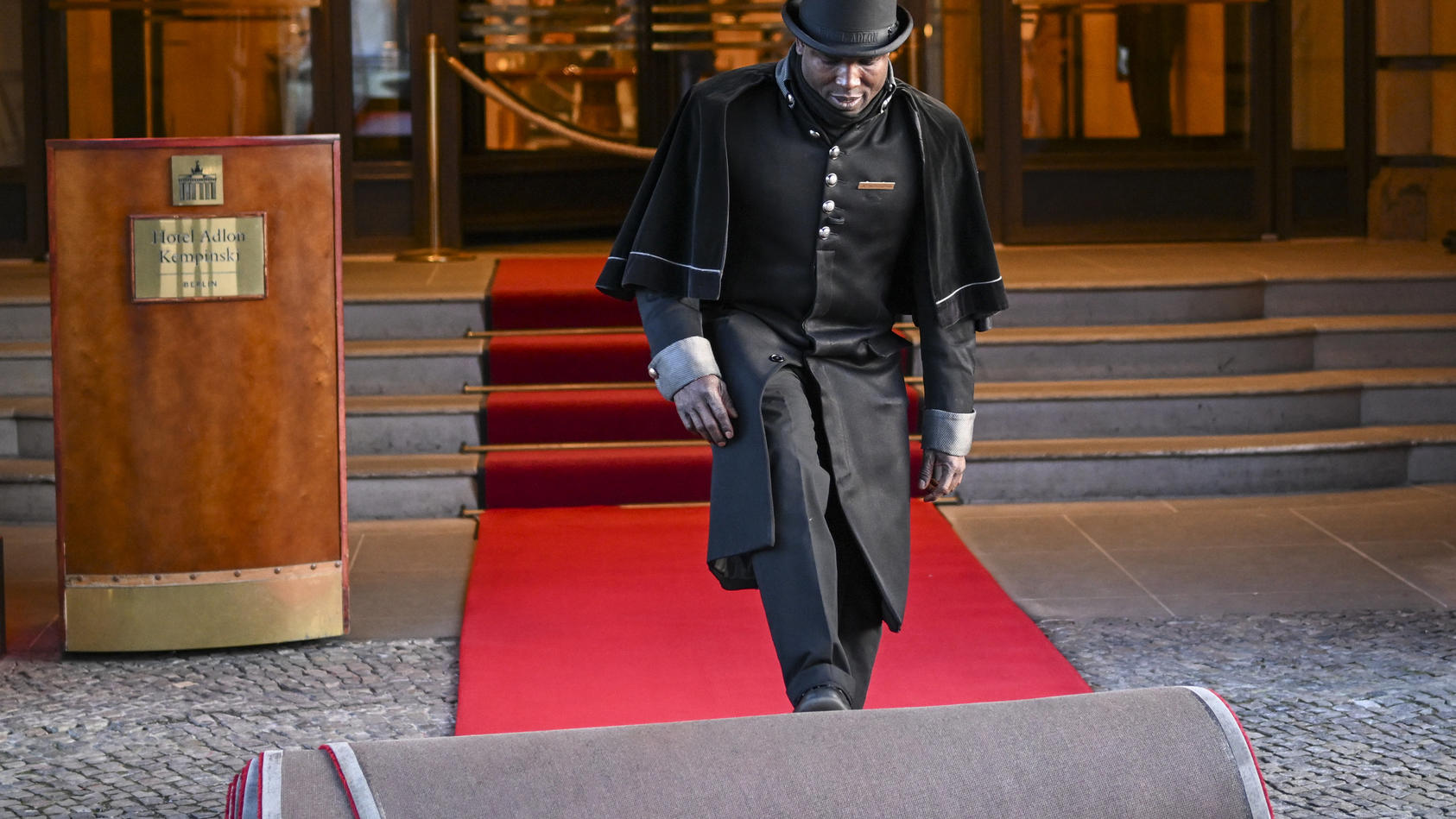 König Charles besucht Berlin - So bereitet sich das Hotel Adlon vor 