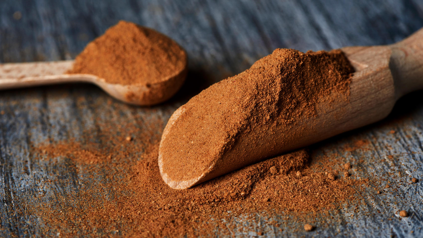 camu-camu-ist-ein-groer-vitamin-c-lieferant-und-in-kapseln-oder-pulverform-beliebt