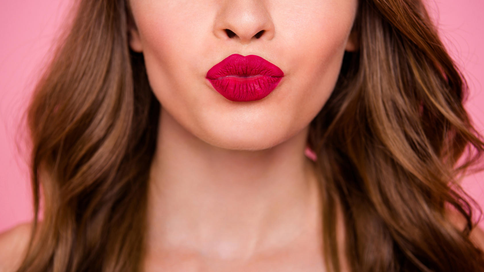 Frau mit roten Lippen