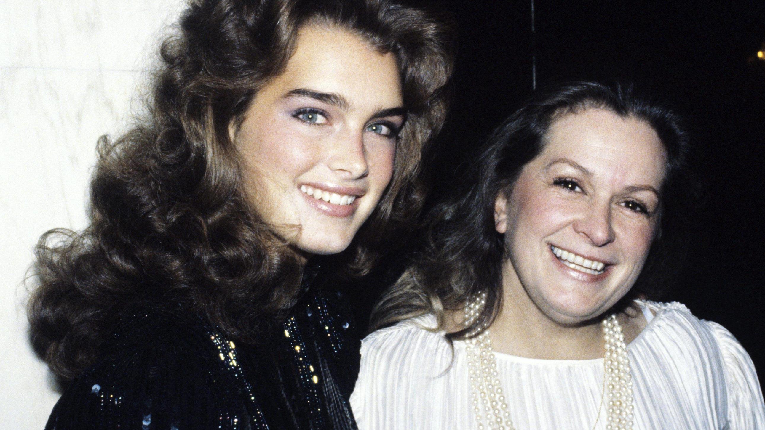 Brooke Shields Seite an Seite mit ihrer Mutter Teri in 1982.